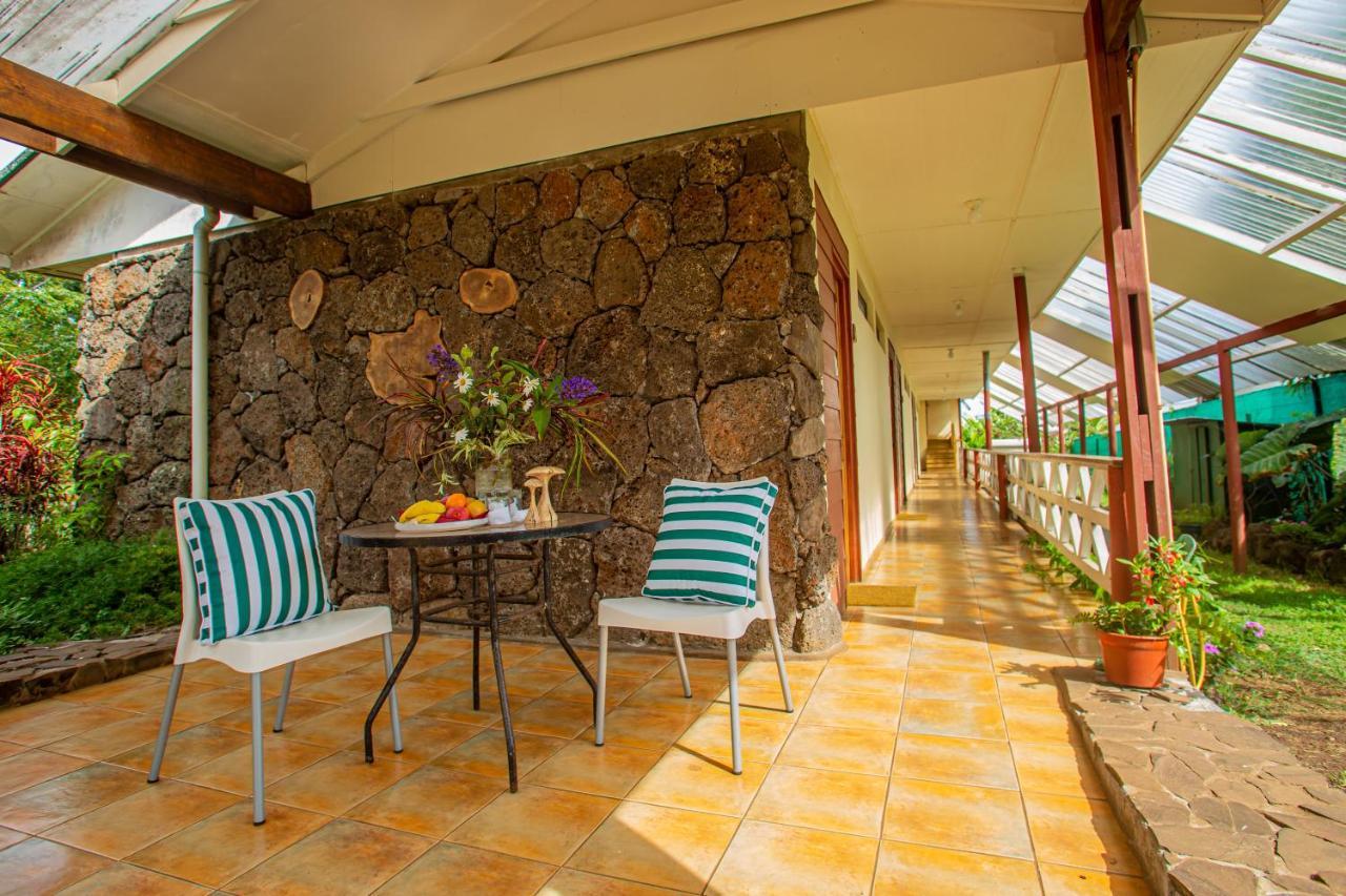 Hostal Uruhao Hanga Roa Exterior foto