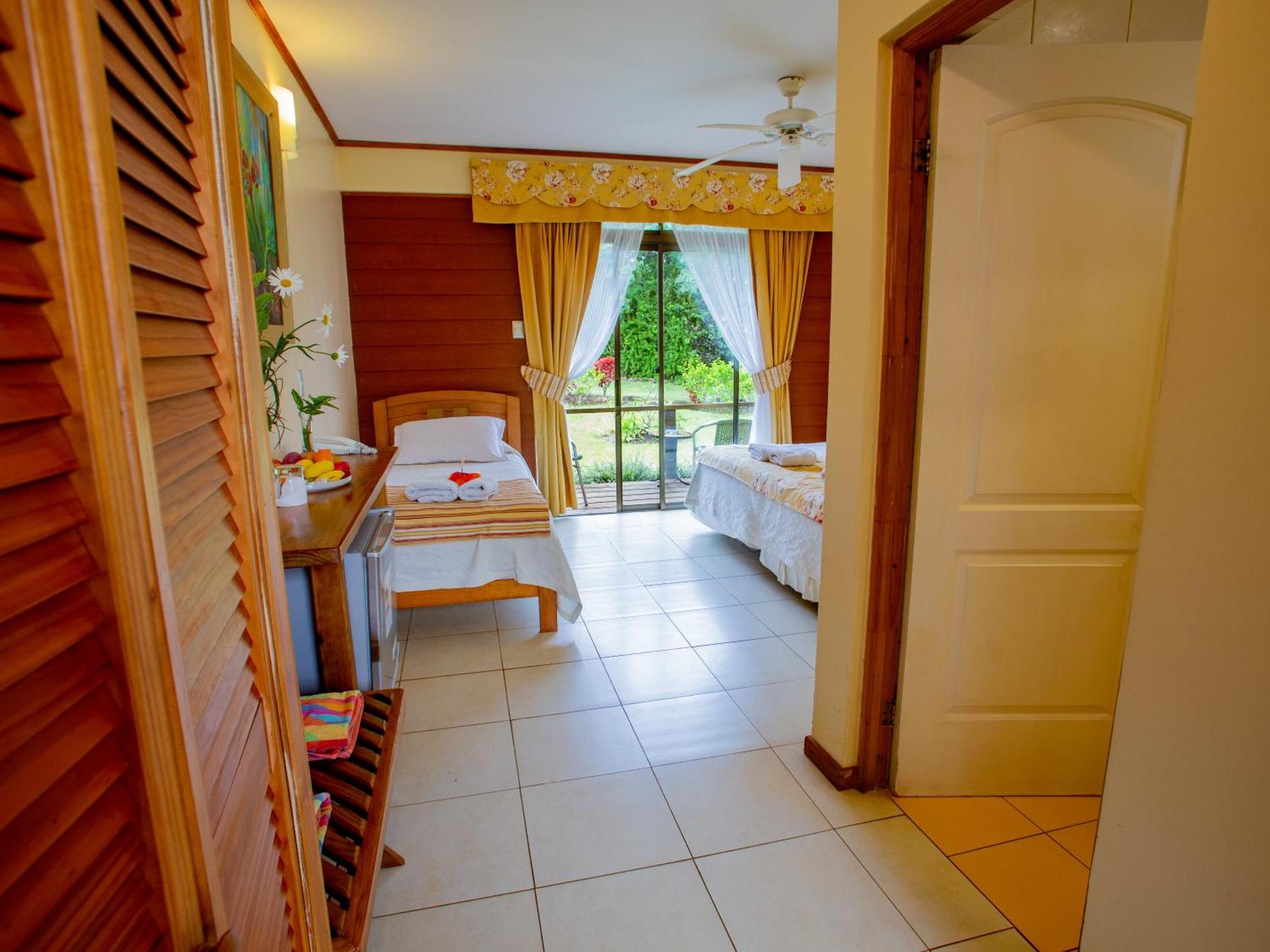 Hostal Uruhao Hanga Roa Exterior foto